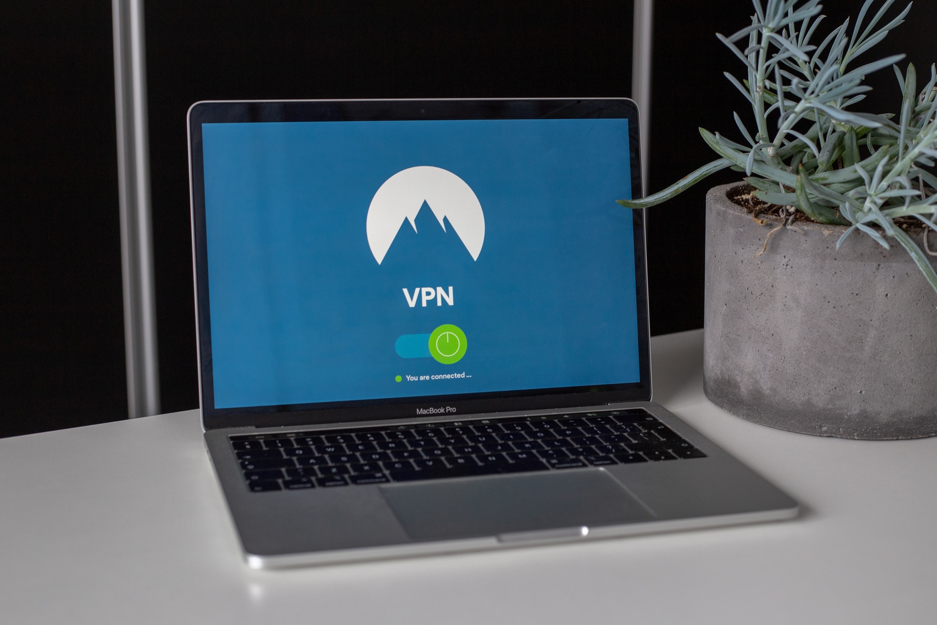 Co to jest VPN i dlaczego jest on niezbędny w 2021 roku?